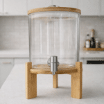 Dispensador de Bebidas de Vidrio con Base de Bambú