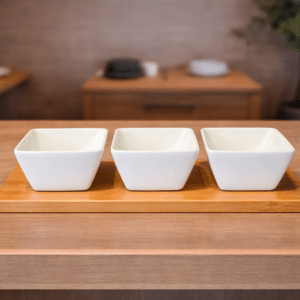 Set de Bowls Cuadrados de Cerámica con Base de Bambú – 3 Piezas